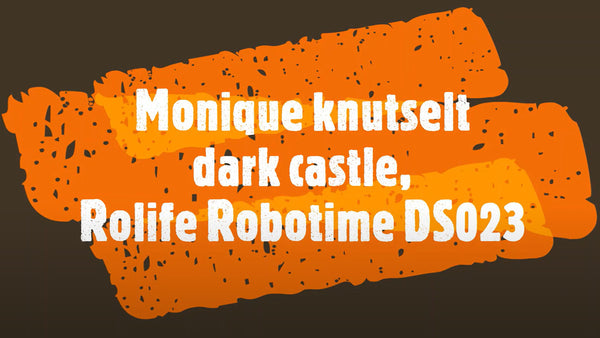 Monique griezelt bij het Dark Castle van Robotime Rolife