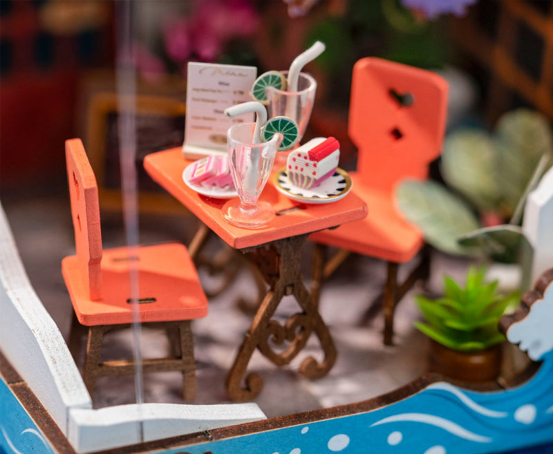 Robotime Sea Holiday Restaurant DS039
