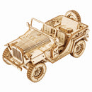 Productfoto van de Robotime Army Field Car, houten bouwpakket van een beroemde legerjeep uit de Tweede Wereldoorlog
