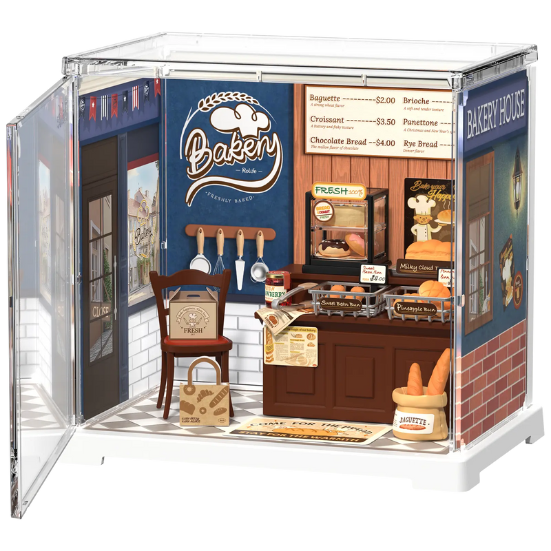 Productfoto van de Robotime Butter Bakery House, kunststof miniatuur bakkerijtje in een kleine display case
