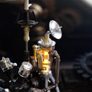 Kleine schotelantenne op de bovenkant van de Robotime Da Vinci Helicopter