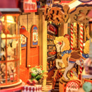 Draaimolen en andere details aan de binnenkant van de Robotime Fairytale Amusement Park