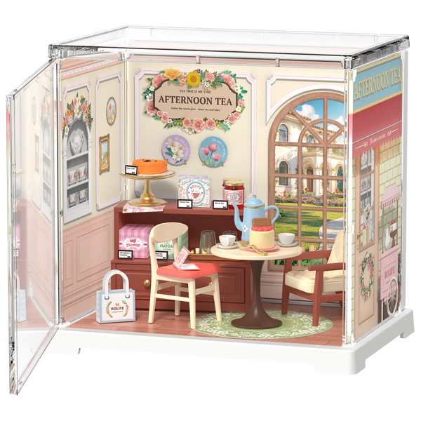 Productfoto van de Robotime Honey Tea Lounge, kunststof miniatuur theesalon in een kleine display case