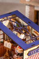 Detail van de opening bovenin de Robotime Leisure Time Tea Room