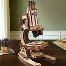 Sfeervolle presentatie van de Robotime Microscope, houten bouwset van werkende microscoop