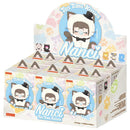 Display met zes verpakkingen van de Robotime Nanci Tea Time Kitties blind box serie