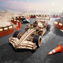 Sfeervolle presentatie van de Robotime Racing Car, houten modelbouw van een rijdende racewagen