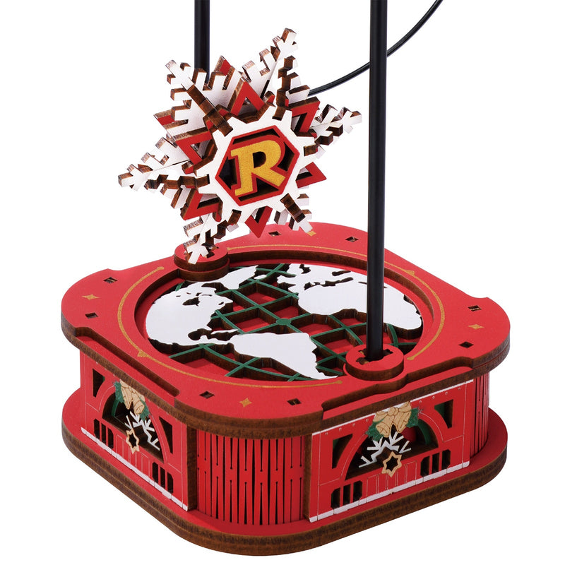 Close-up van de pendule van de Robotime Santa on Sleigh