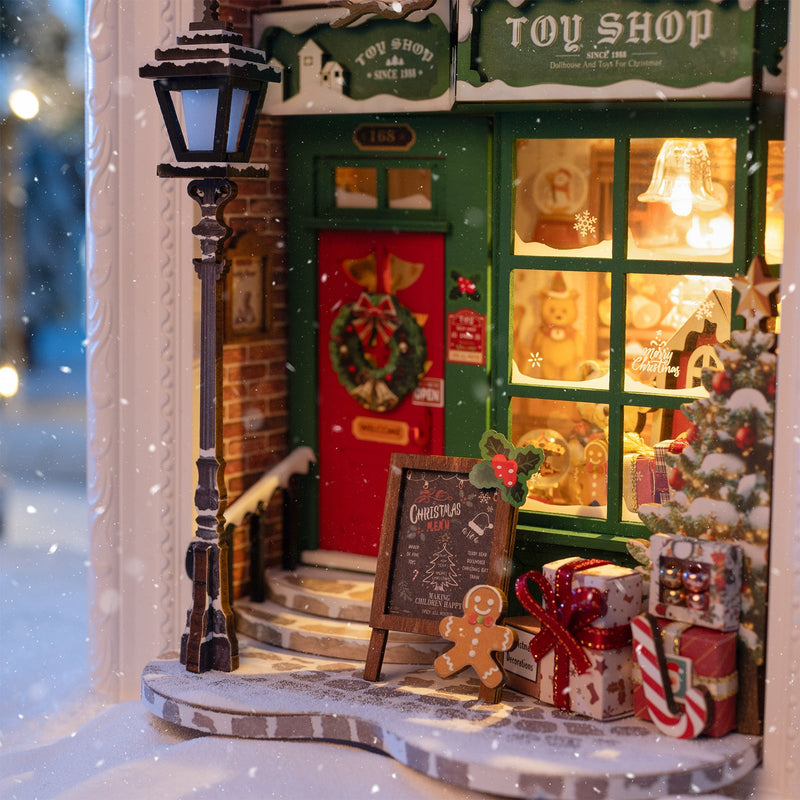 De sfeervolle etalage van de Robotime Santa's Toy Shop