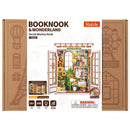 Voorkant verpakking van de Robotime Secret Bloomy Nook, bouwpakket van een lage book nook vol met planten en boeken, met openslaande deuren