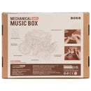 Achterkant verpakking van de Robotime Stagecoach, houten bouwpakket van een muziekdoosje in de vorm van een rijdende ouderwetse koets