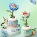 De Robotime Starry Camellia Lamp samen met de Minty Camellia Lamp